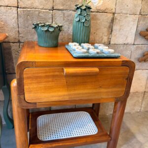 Mesa de Cabeceira em Madeira Peroba Rosa com Palha Natural Indiana