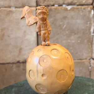Escultura Pequeno Príncipe em Madeira – Peça Assinada