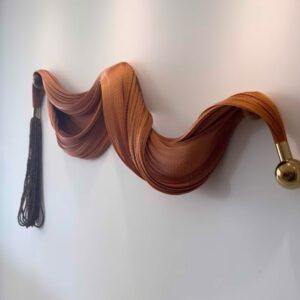 Escultura de Parede em Manta de Fibra de Pneu – Peça Assinada